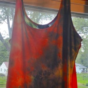 This is a tie die 2x fitted dress for thicker women ❤️